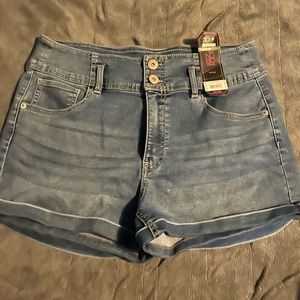 Women’s shorts size 14